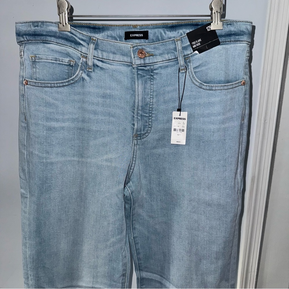 Express Light Blue Wash ‘70s Flare Mid Rise Jeans Size 12R NWT! - Picture 3 of 8